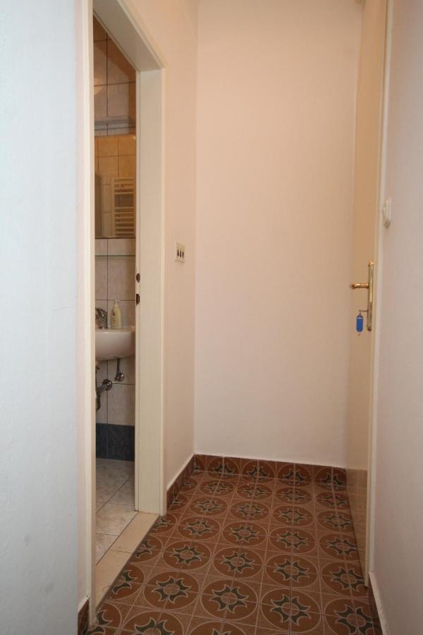 Apartments With A Parking Space Stari Grad, Hvar - 8726